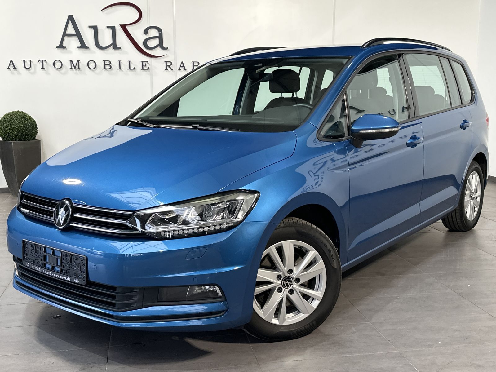 Fahrzeugabbildung Volkswagen Touran 2.0 TDI DSG CL NAV+IQ-DRIVE+KAM+VCOCK+ACC