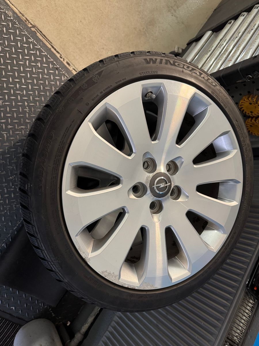 OPEL Insignia, 2010, Benzin, 220 PS