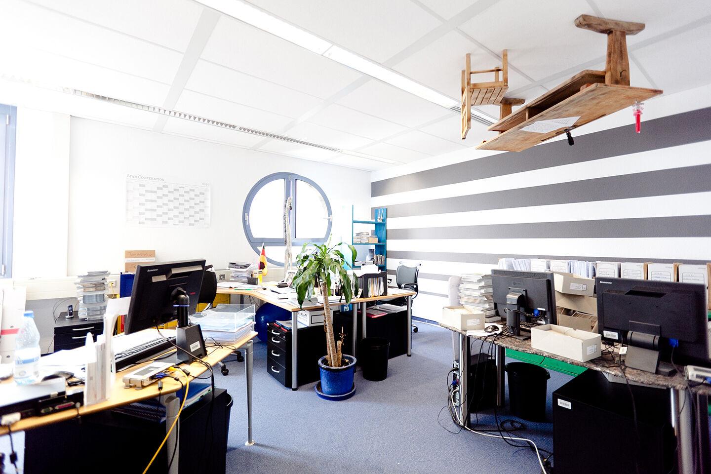 showroom-image-bottom