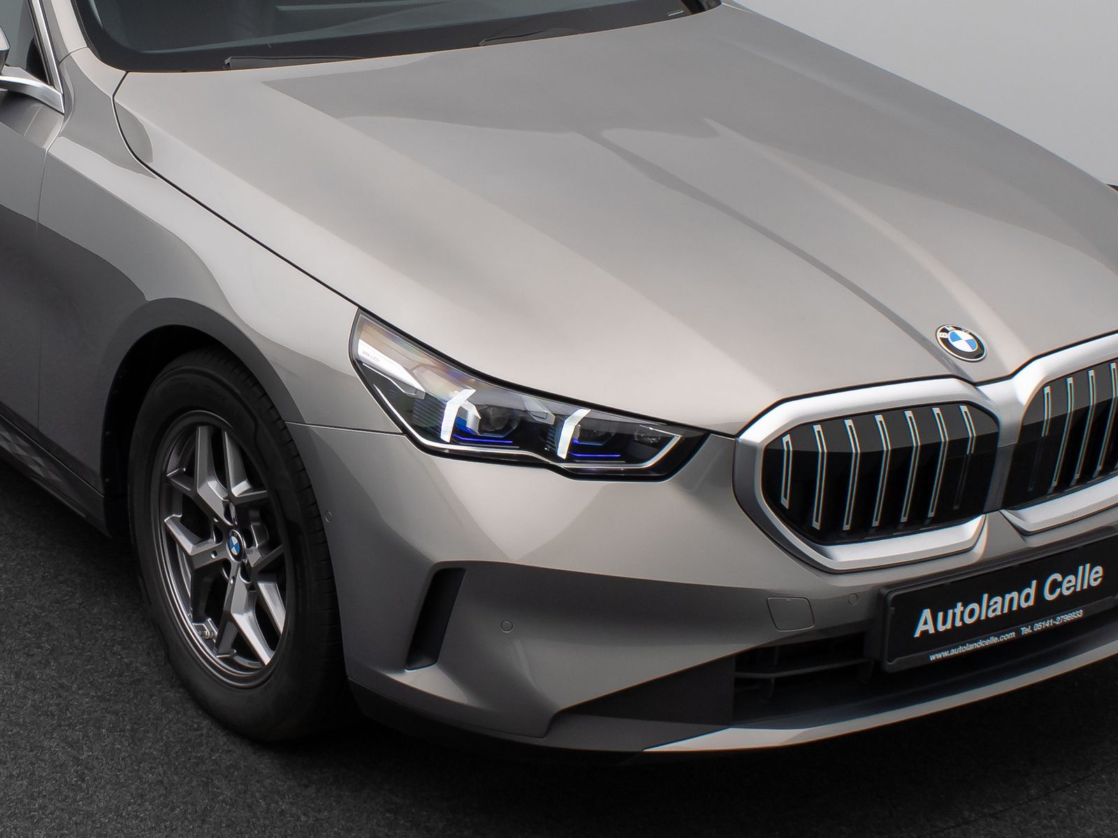 Fahrzeugabbildung BMW 520d Kamera DAB Leder Ad.LED Alarm Sport 18Zoll