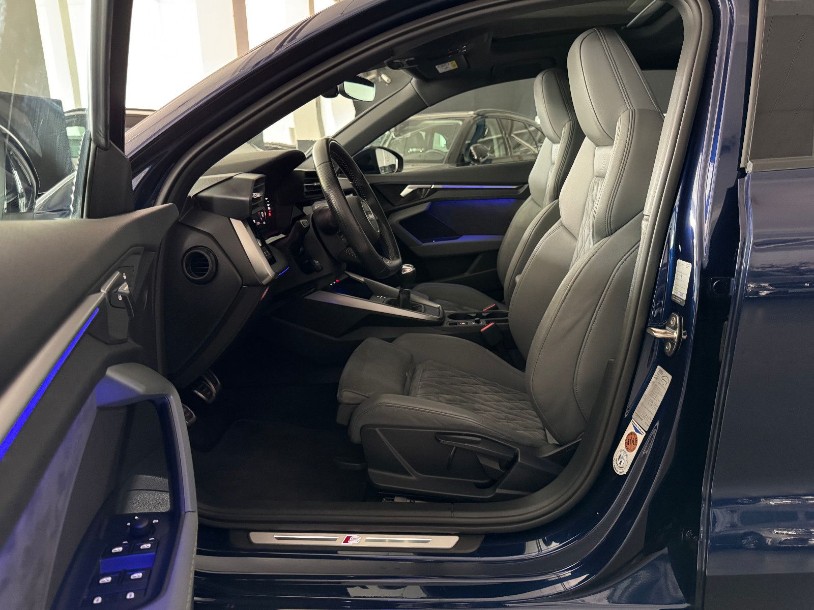 Fahrzeugabbildung Audi A3 Limousine S-LINE RS3 S-SITZE PANO VIRTUAL LED