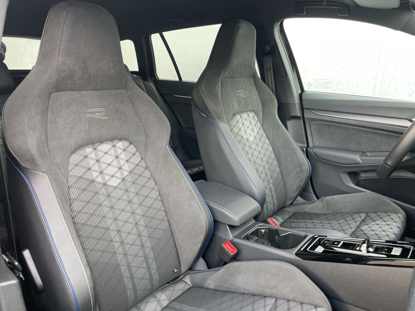 Golf Variant VIII 2.0 TDI DSG R-Line AHK/Kamera/