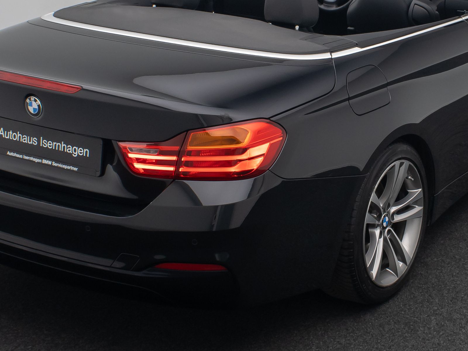 Fahrzeugabbildung BMW 430d Cabrio Sport Line Alarm HUD BiXenon Komfort