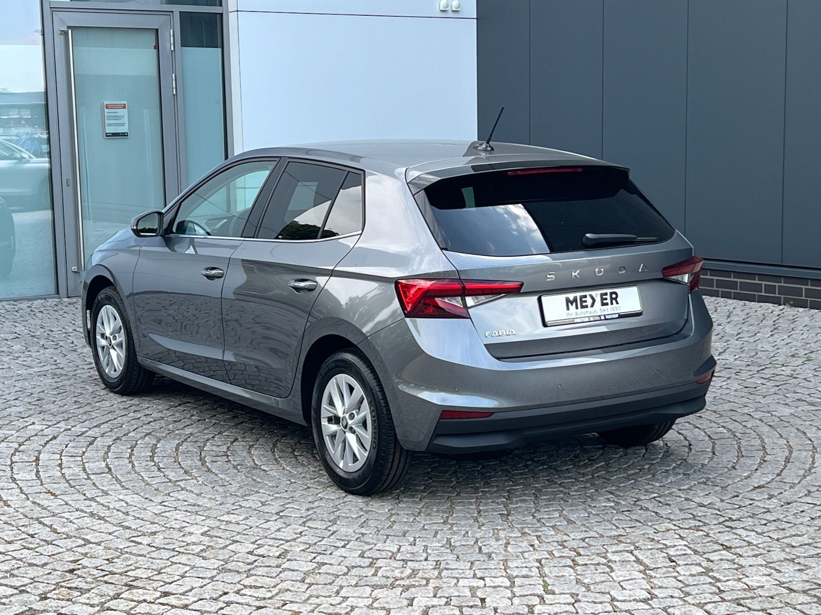 Fahrzeugabbildung SKODA Fabia Selection 1.0 TSI DSG *LED, ACC, SmartLink