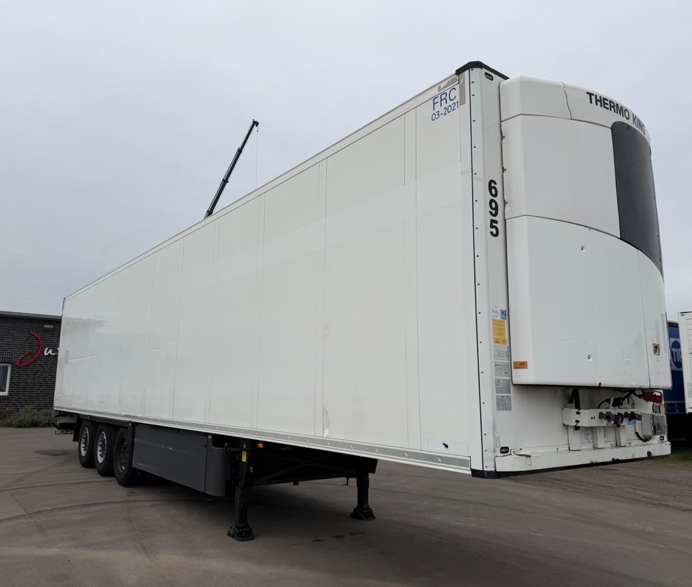 Schmitz Cargobull SKO24 / Thermo King /Multitemp/ Trennwand / Lift