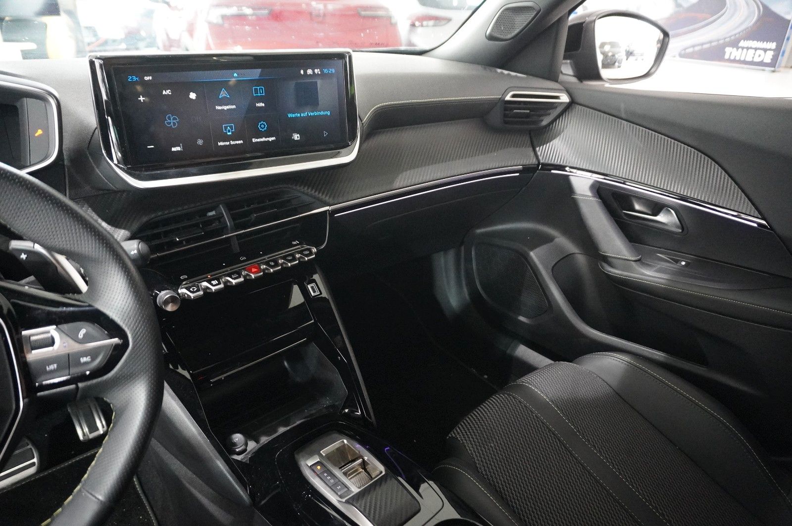Fahrzeugabbildung Peugeot 2008 1.2 HYBRID GT E-DSC NAVI/LED/KAMERA/SPORT