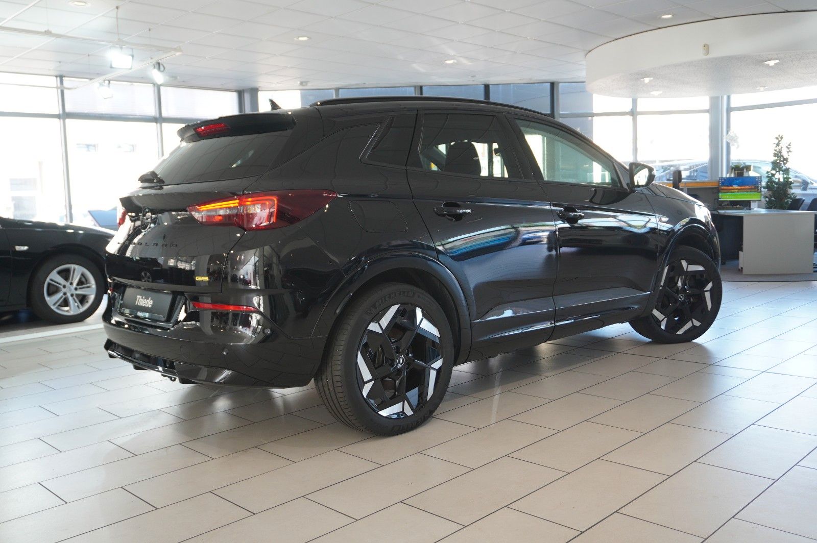 Fahrzeugabbildung Opel Grandland (X) 1.6T GSe HYBRID 4X4 NAVI/LED/SPORT