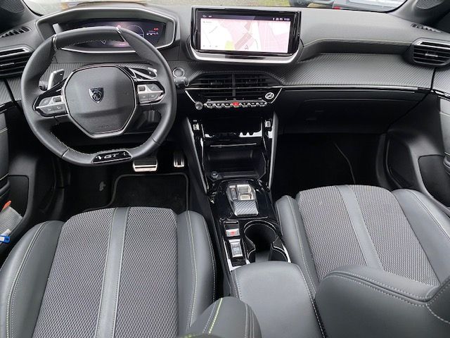 Fahrzeugabbildung Peugeot 208 GT MildHybrid 145 e-DSC6