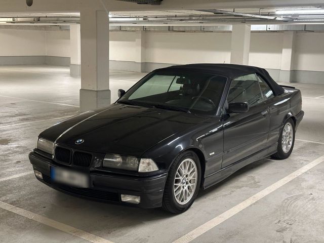 BMW E36 320i Cabrio