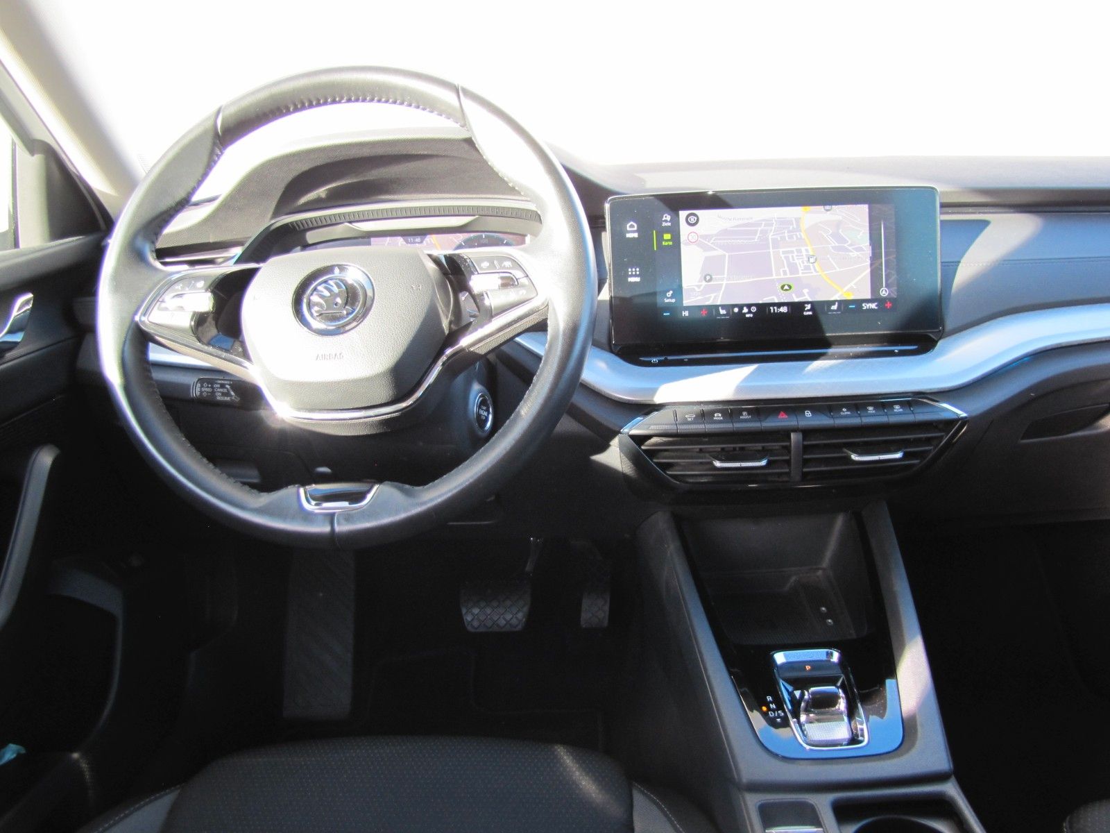 Fahrzeugabbildung SKODA Octavia Combi Tour 2.0 TDI DSG, Standheizung