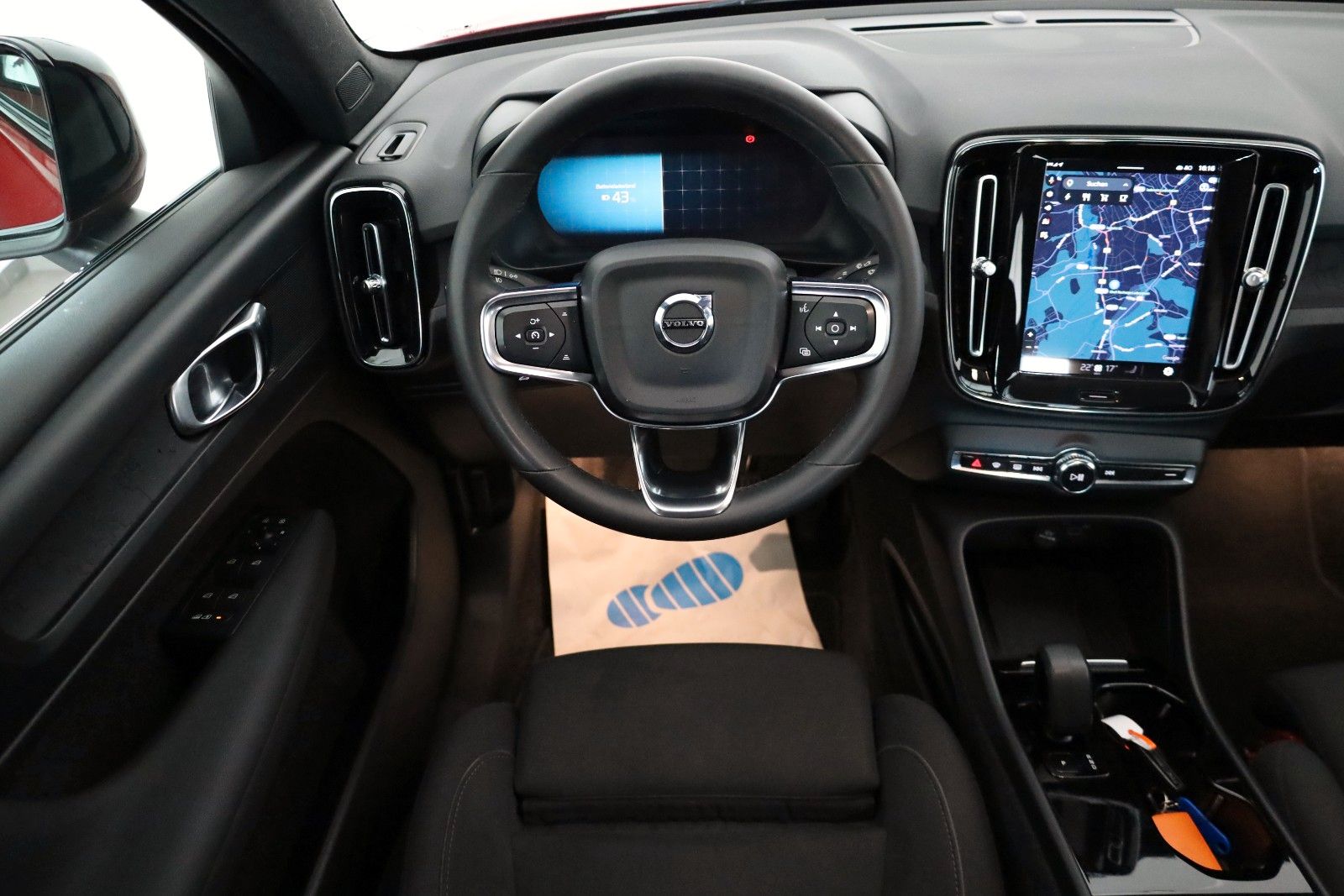 Fahrzeugabbildung Volvo C40 Core Recharge,Navi,LED,SH,Kamera,Panorama
