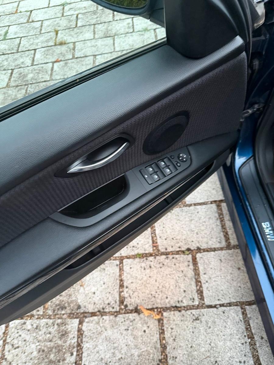BMW 320 2011 — photo 14