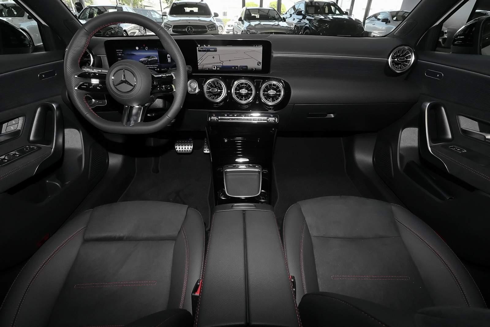 Mercedes-Benz A-Class d AMG MBUX+RüKam+M-LED+Pano+AHK+Night+DAB, миниатюра 4