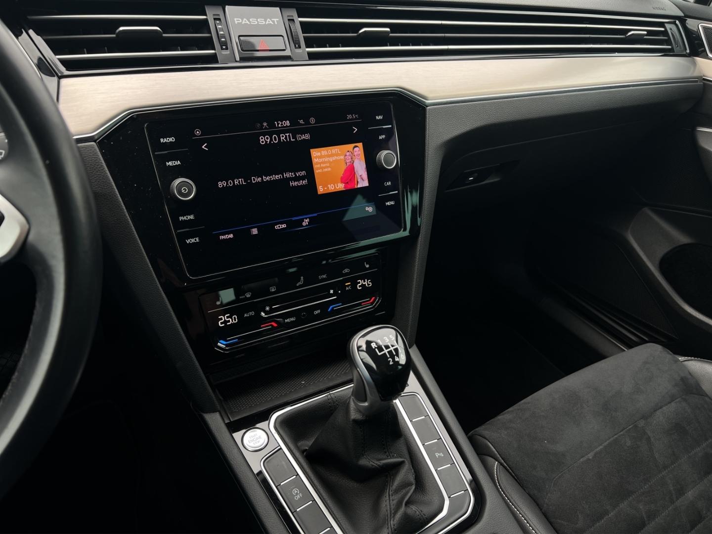 Volkswagen Passat Variant Elegance/SitzHz/ACC/DAB/Navi, миниатюра 18