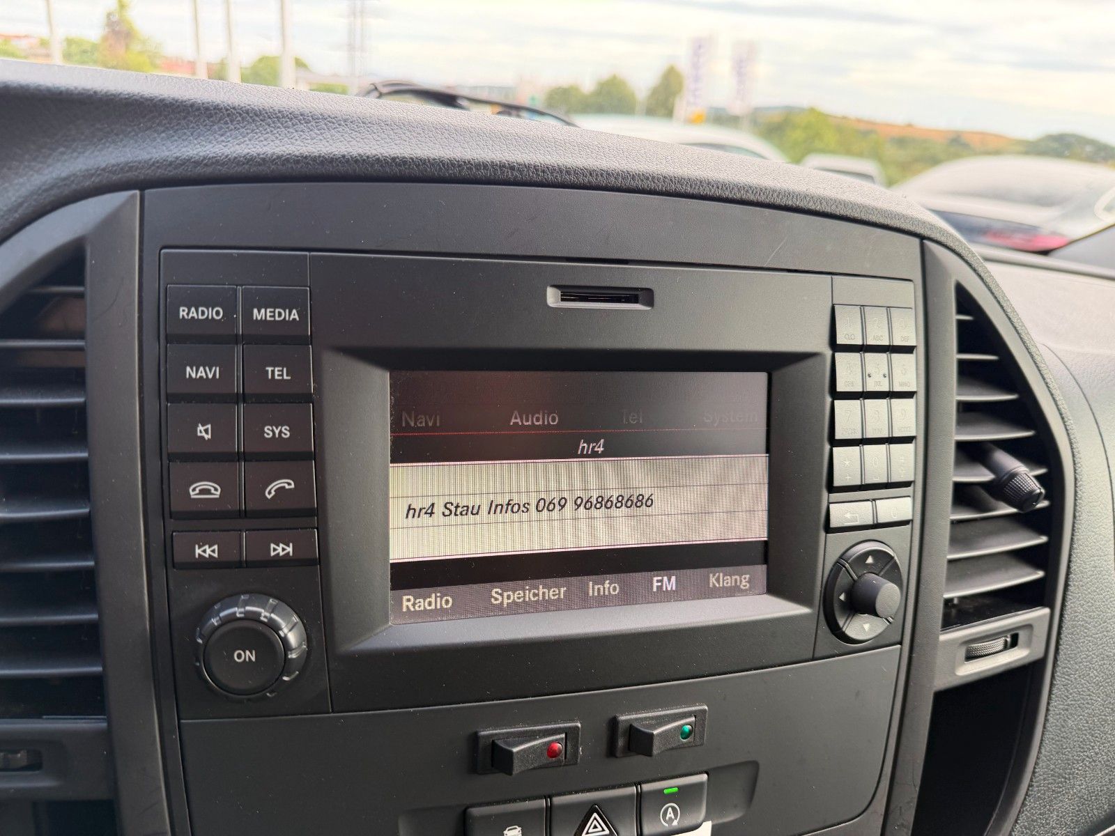 Fahrzeugabbildung Mercedes-Benz Vito 114 CDI Tourer Extral Klima