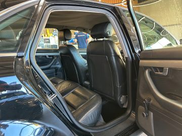 Audi A4  *TÜV 0228*KLIMAAUTOMATIK*SitzHZ*VOLL-LEDER*