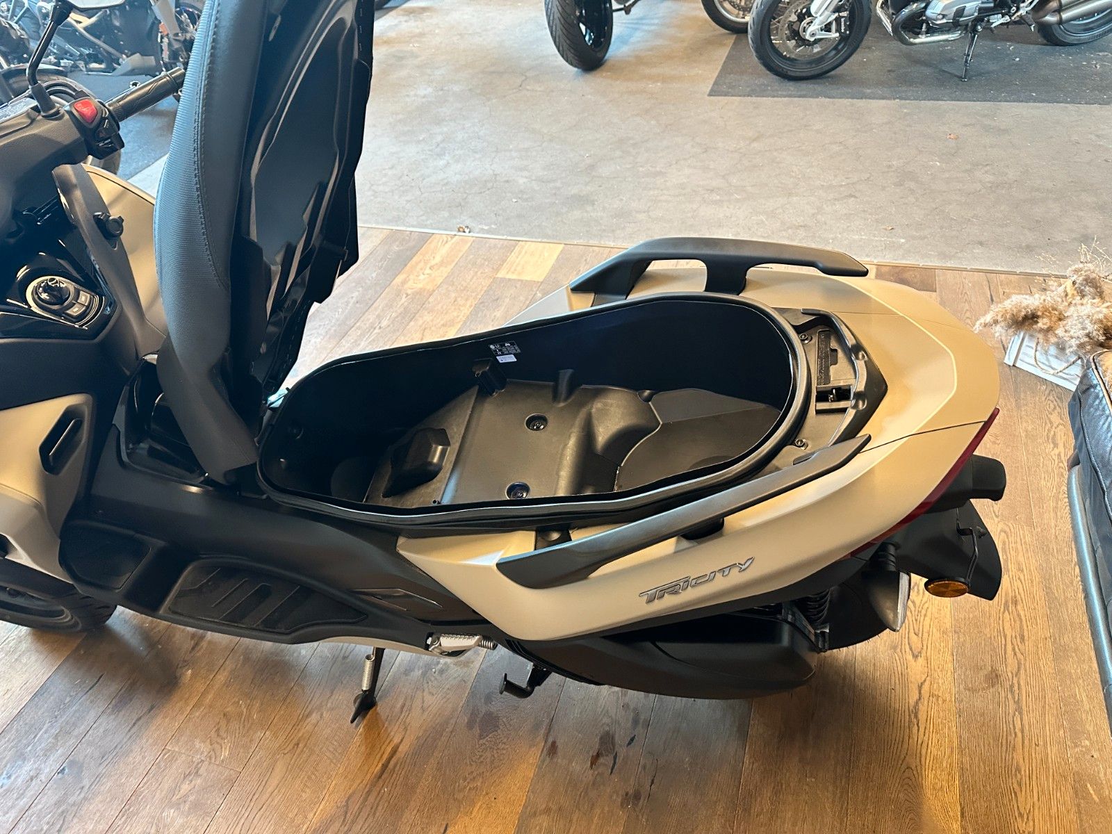 Fahrzeugabbildung Yamaha Yamaha Tricity 300 | BJ 2023 | nur 6381 km