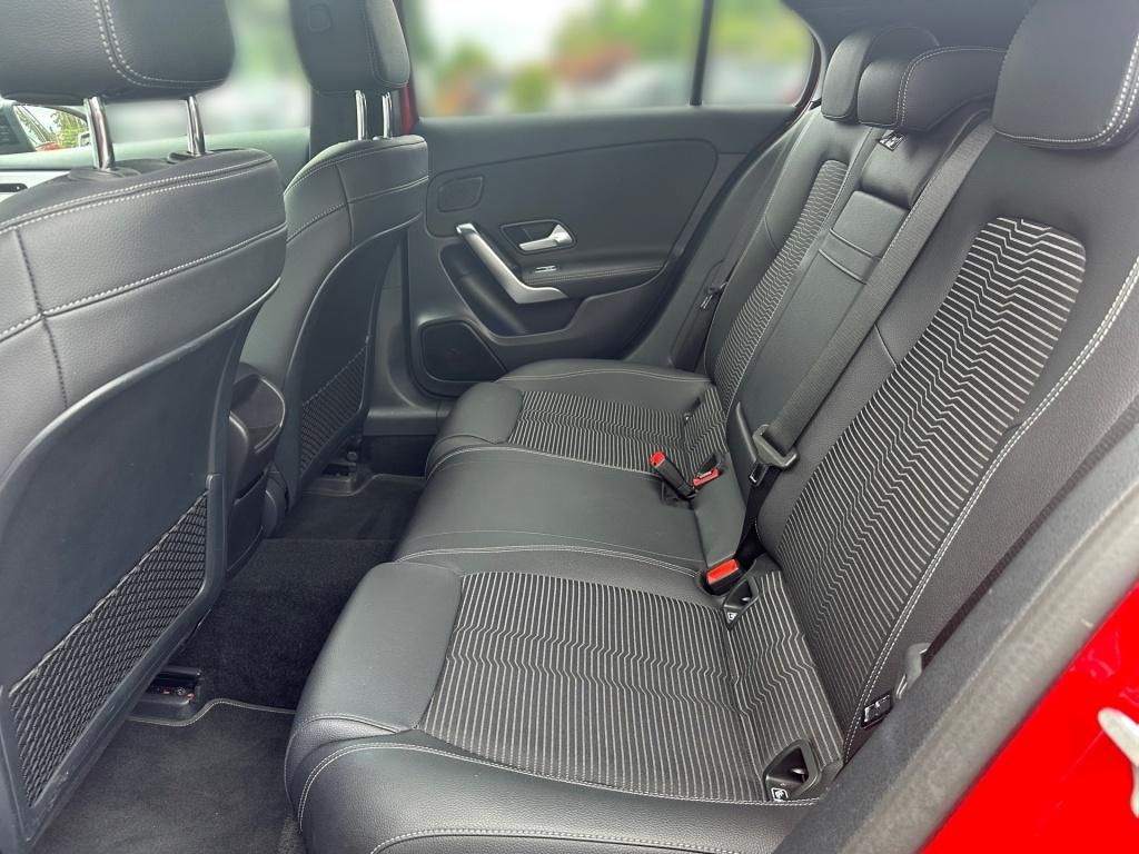 Fahrzeugabbildung Mercedes-Benz A 200 Night Totwi. Navi SHZ LED Ambie. RDK