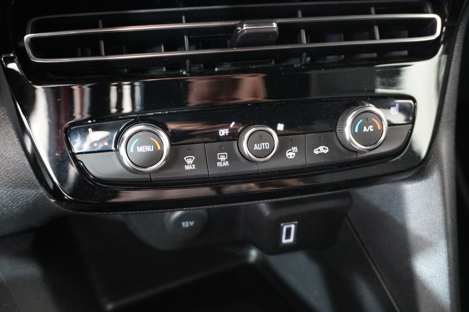 Fahrzeugabbildung Opel Mokka 1.2T GS SPORT NAVI/LED/KAMERA/SH/SPORT/DAB