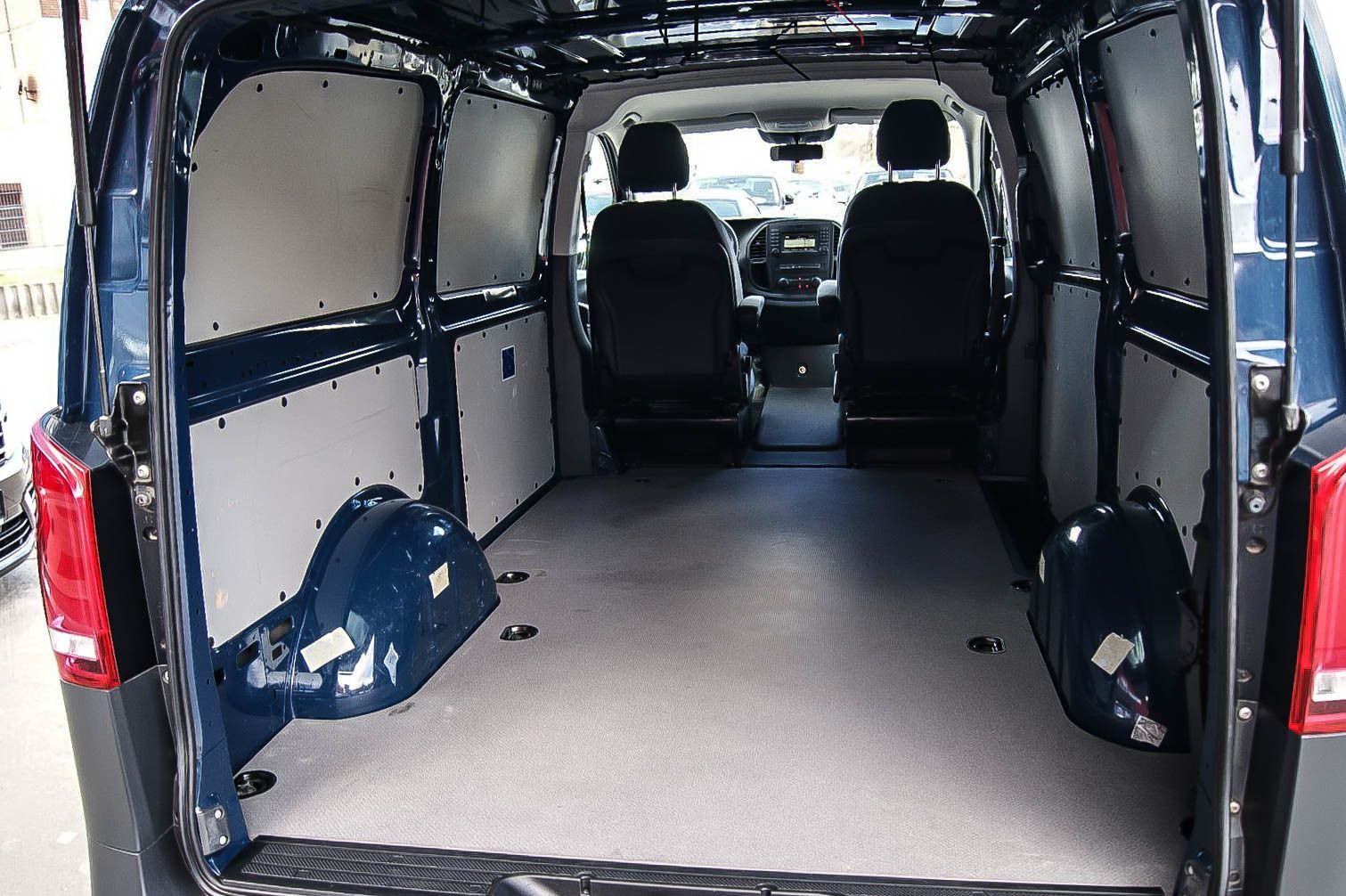 Fahrzeugabbildung Mercedes-Benz Vito Kasten 114 CDI lang Aut LED KAMERA PARKASSI