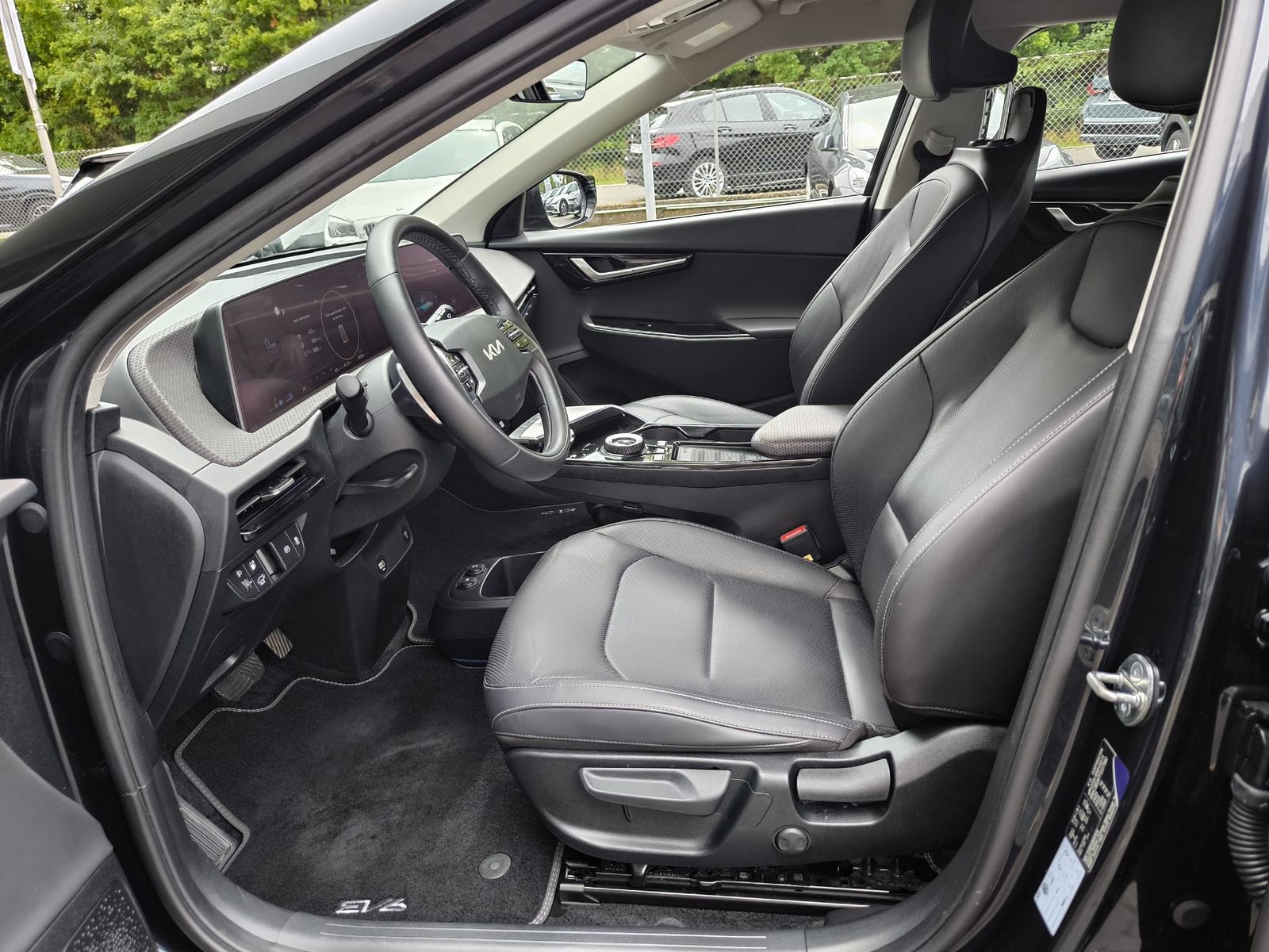 Fahrzeugabbildung Kia EV6 2WD WERKSGAR+NAVI+LED+SHZ+AHK+KAMERA+ACC+19"