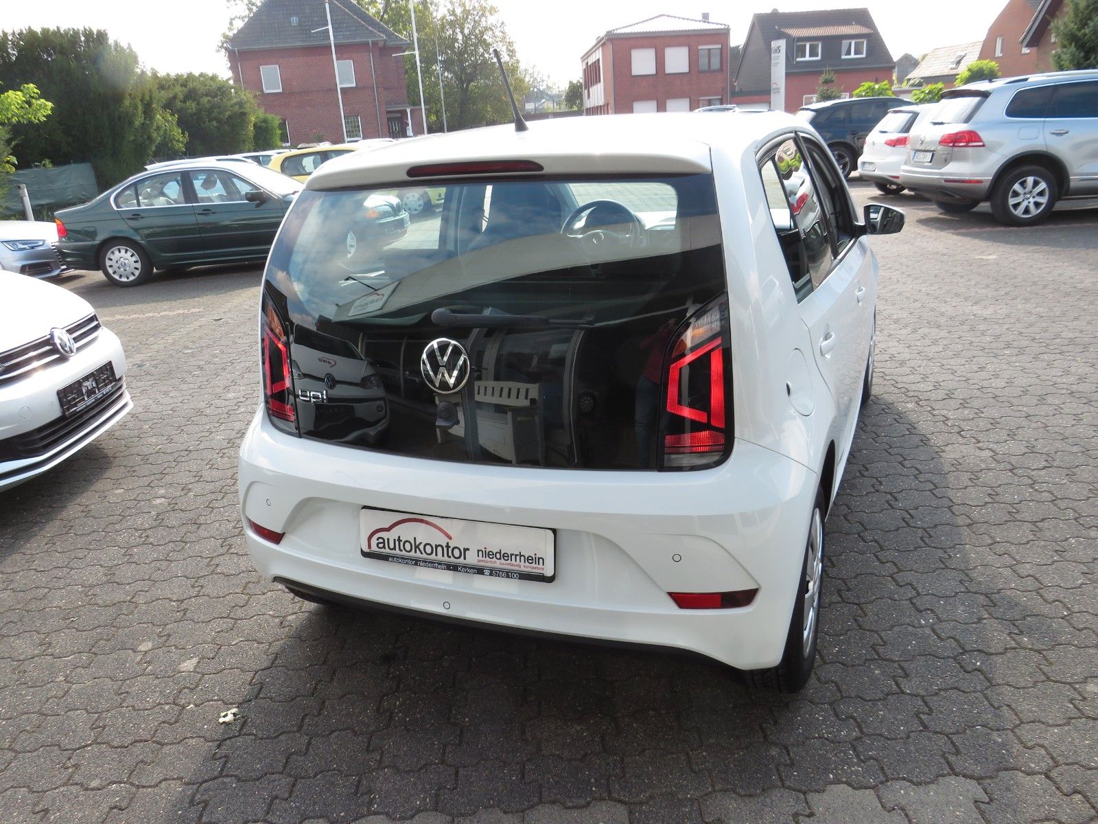 Fahrzeugabbildung Volkswagen up! GJ-REIFEN PDC GRA MAPS&MORE ASSISTENTSPAKET