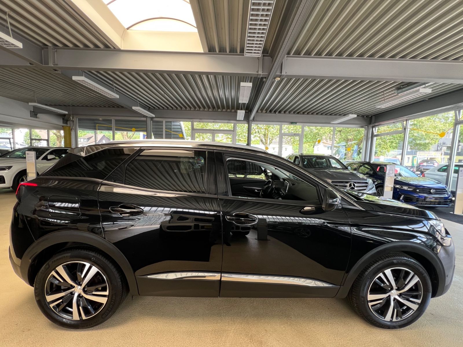 Fahrzeugabbildung Peugeot 3008 Allure