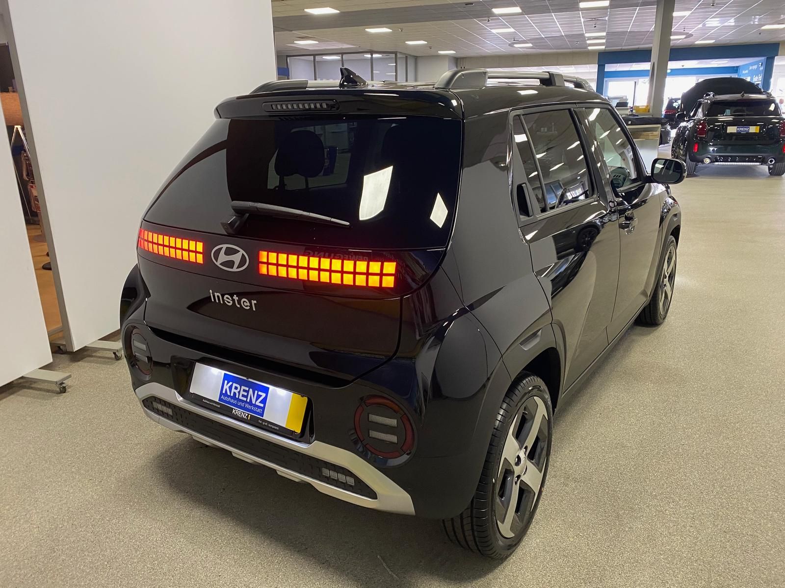 Fahrzeugabbildung Hyundai INSTER Elektro 85 kW APP+KLIMA+ACC+KAMERA+17"Alu