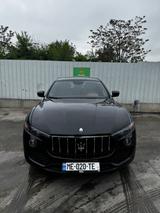 Maserati Levante Benzin 3.0 V6 316kW S 4x4 Auto S - schwarze Maserati Levante