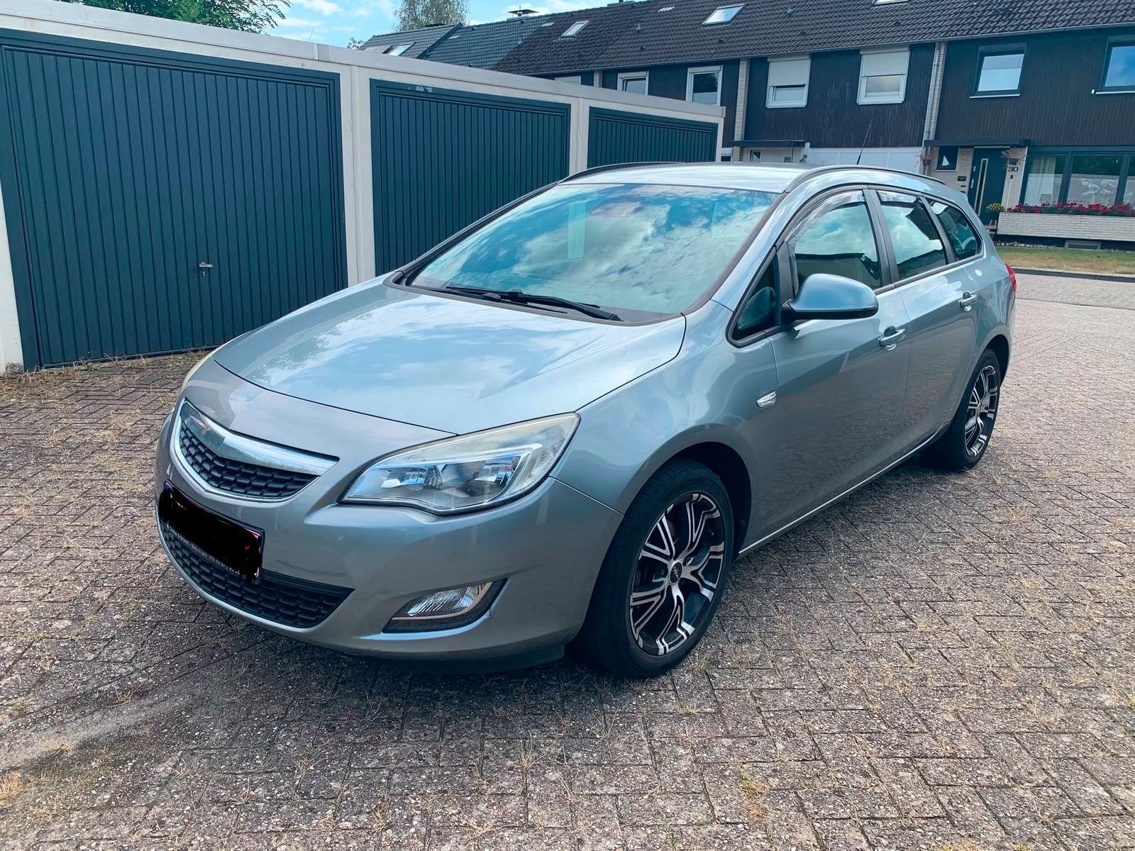 Opel Astra, 2011