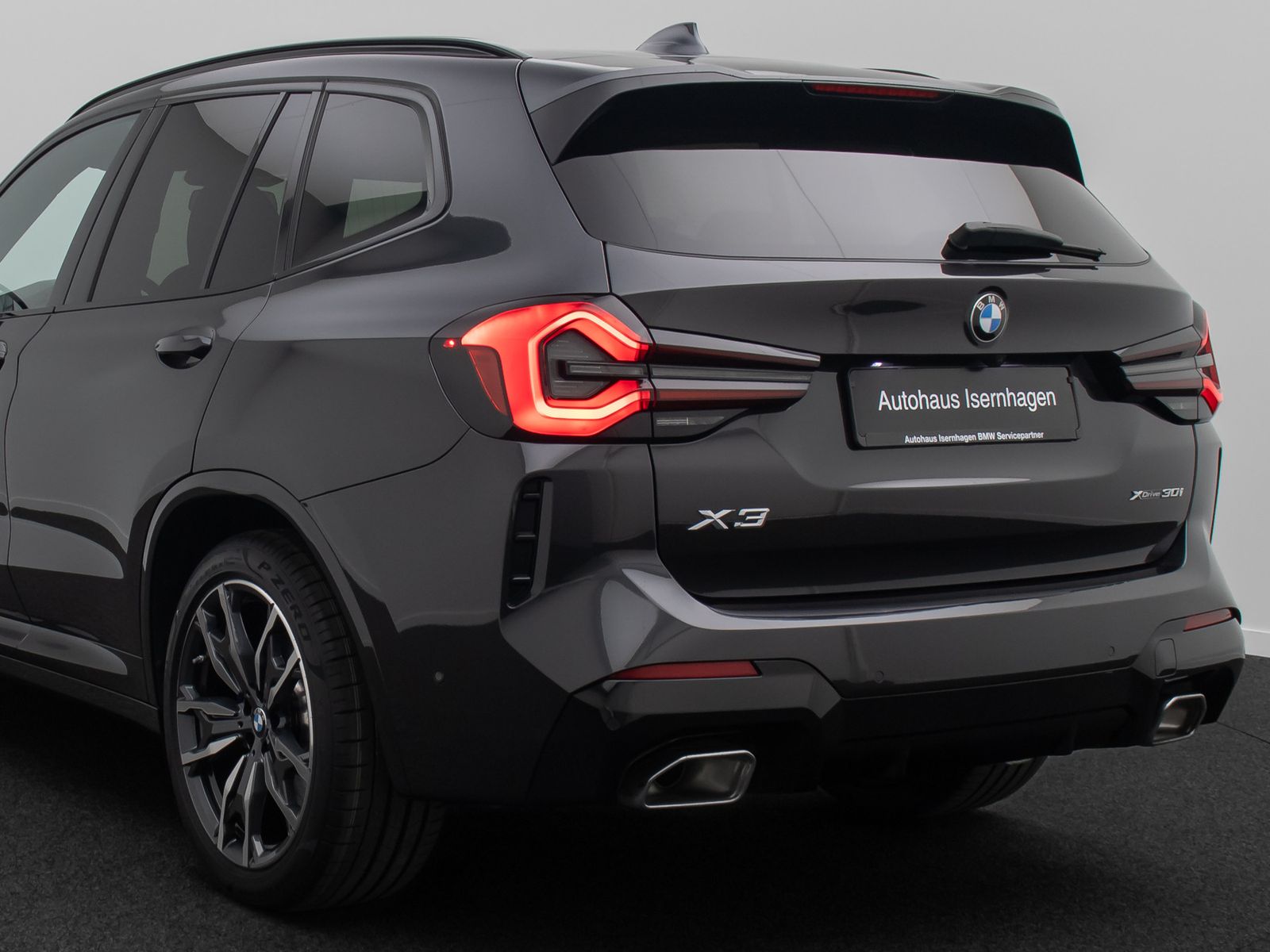Fahrzeugabbildung BMW X3 xD30i MSport Kamera Laser HUD DAB HiFi 20Zoll