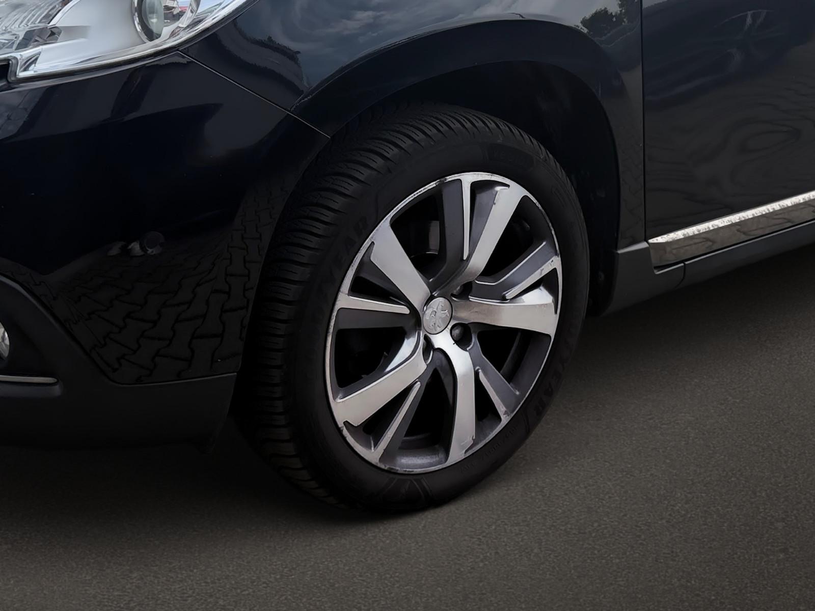 Peugeot 2008 Allure*Pano*Navi*Touch*Klimaauto.*