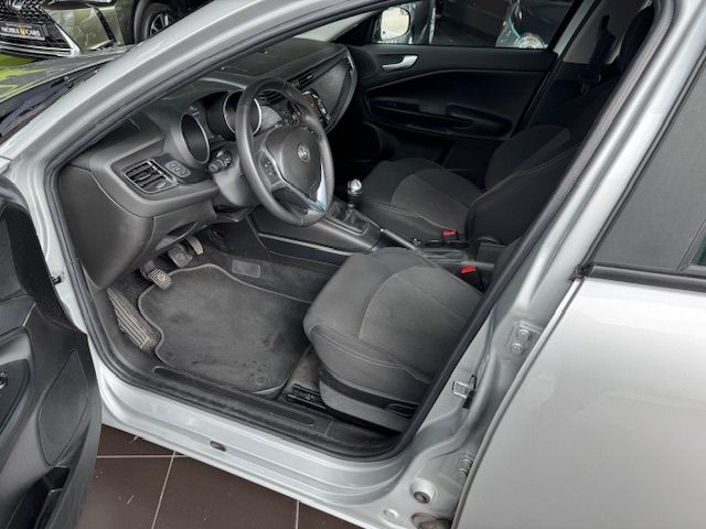 Fahrzeugabbildung Alfa Romeo Giulietta Basis KLIMA NAVI