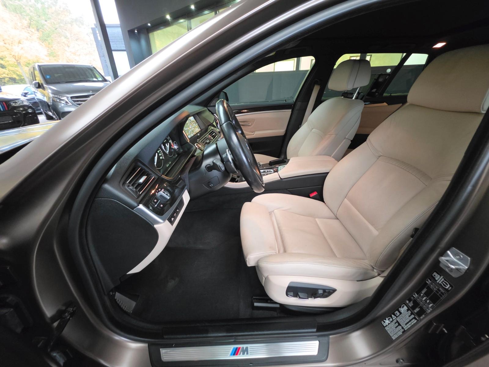 BMW 530d xDrive Touring M-Sportpaket FROZEN/Pano/AHK
