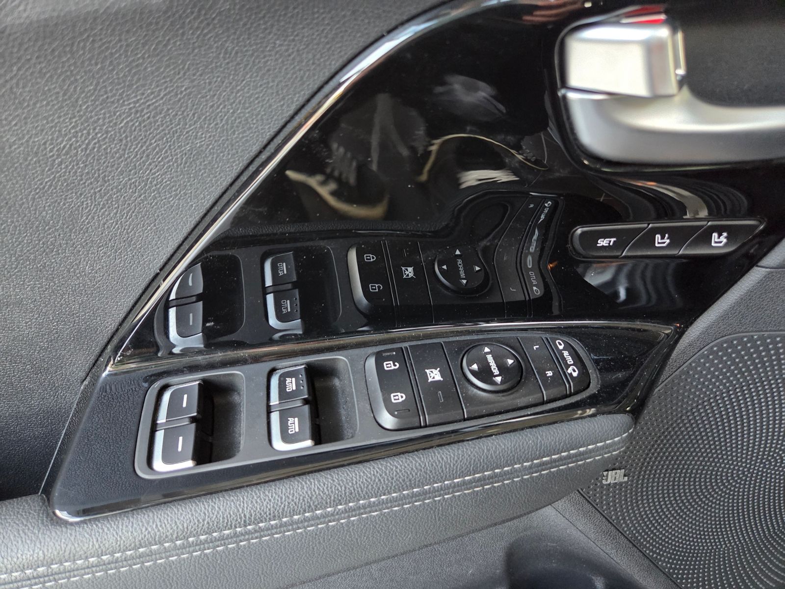 Fahrzeugabbildung Kia Niro Spirit PHEV AHK MEMORY LED NAVI SHZ RFK