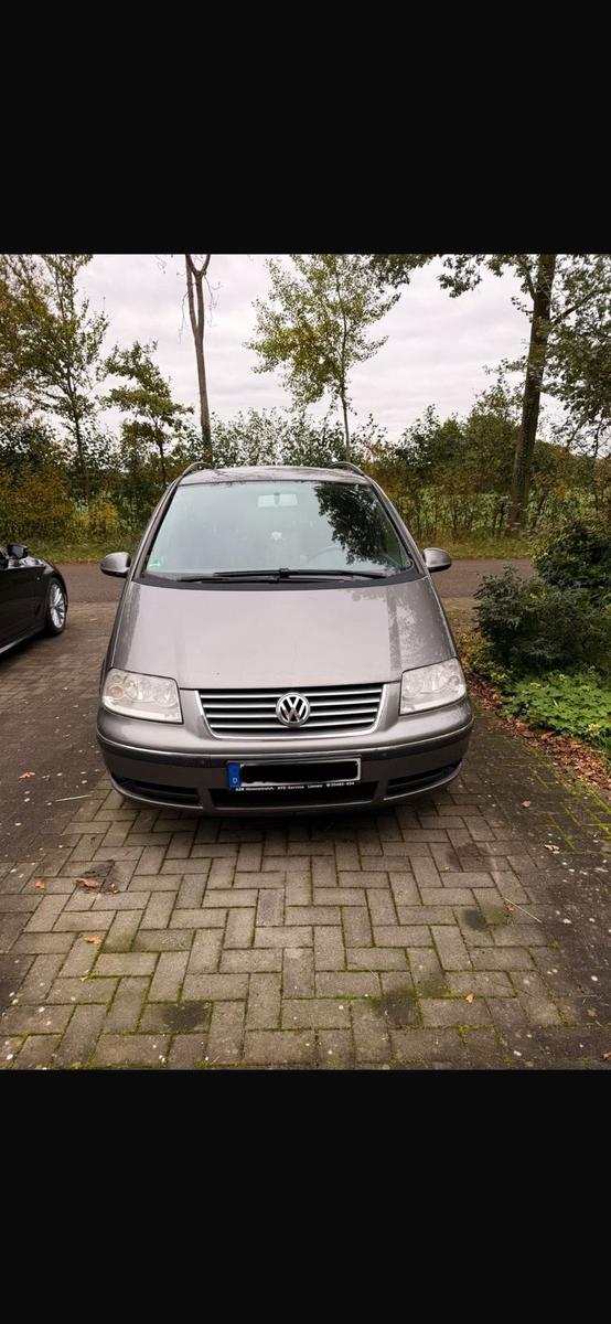 Volkswagen Sharan 2009 — engine 140 HP (103kW)