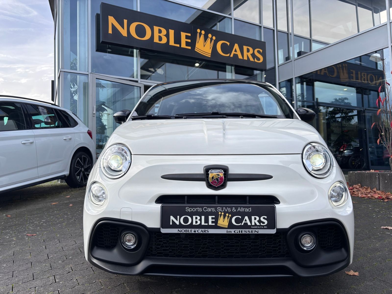 Fahrzeugabbildung Abarth 595 C esseesse BEATS XENON NAVI ALU