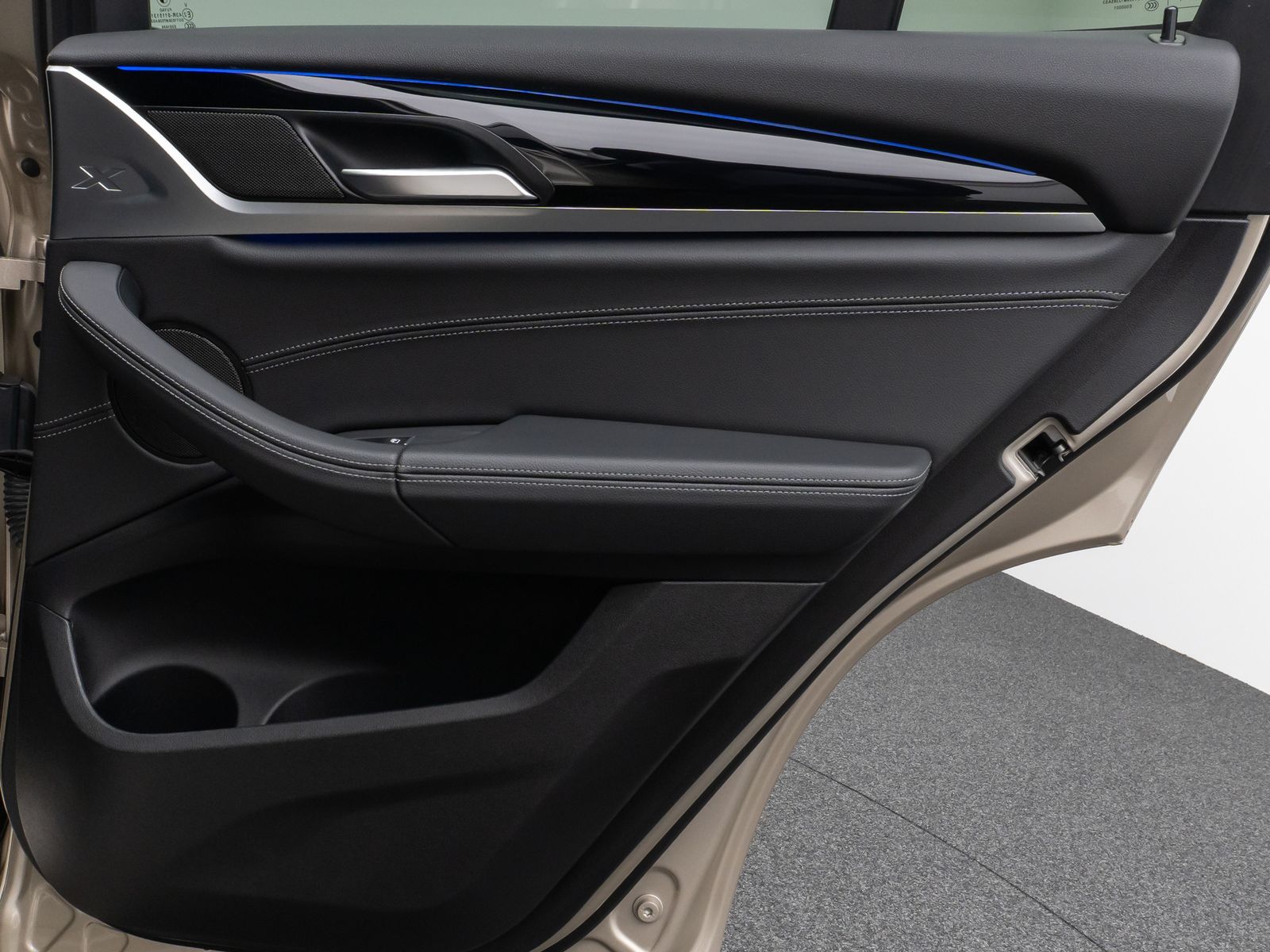 Fahrzeugabbildung BMW X3 xD30d M Sport Panorama Kamera DAB HiFi DisKey