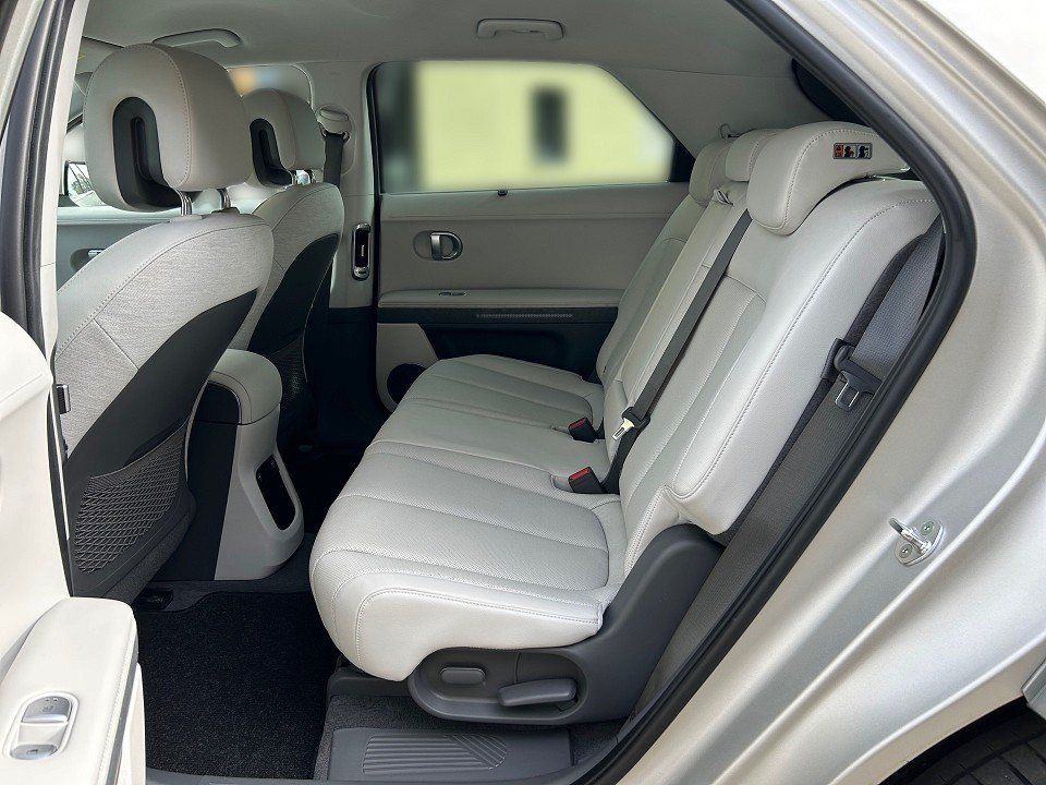 Fahrzeugabbildung Hyundai IONIQ 5 4WD 72kWh UNIQ VOLL SOLARDACH+RELAX+20A