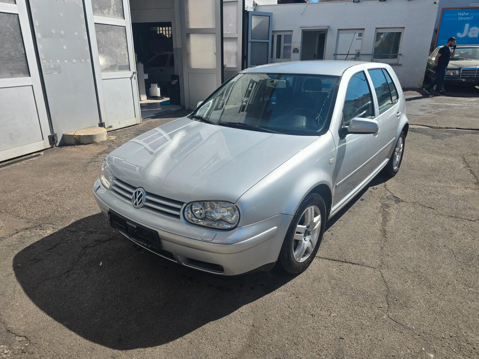Volkswagen Golf 1.6 Auto Basis TÜV Neu*Service Neu