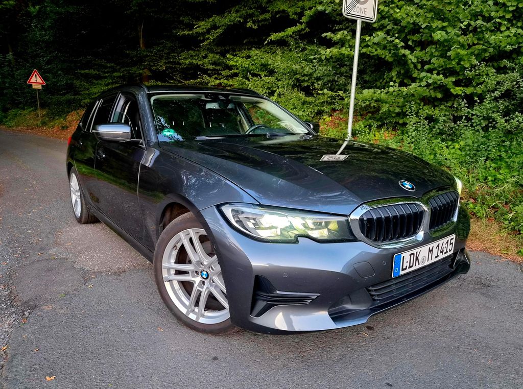 Image of BMW 320