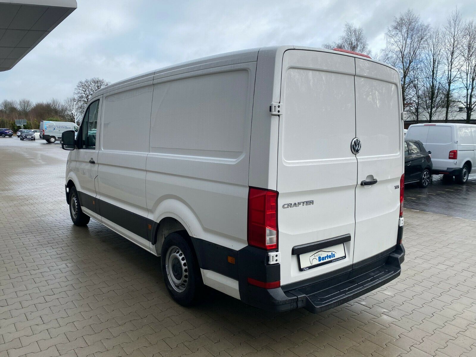 Fahrzeugabbildung Volkswagen Crafter Kasten Kasten 30 mittell. 2. Sitzer