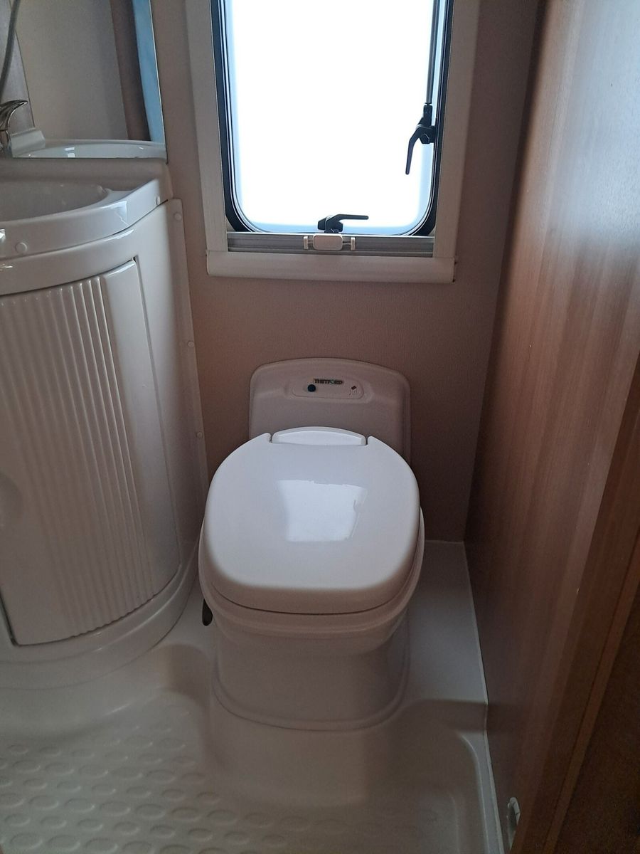 Fahrzeugabbildung P.L.A. M Klasse PLA 4 Fahrradträger, Sat-Antenne, Marki