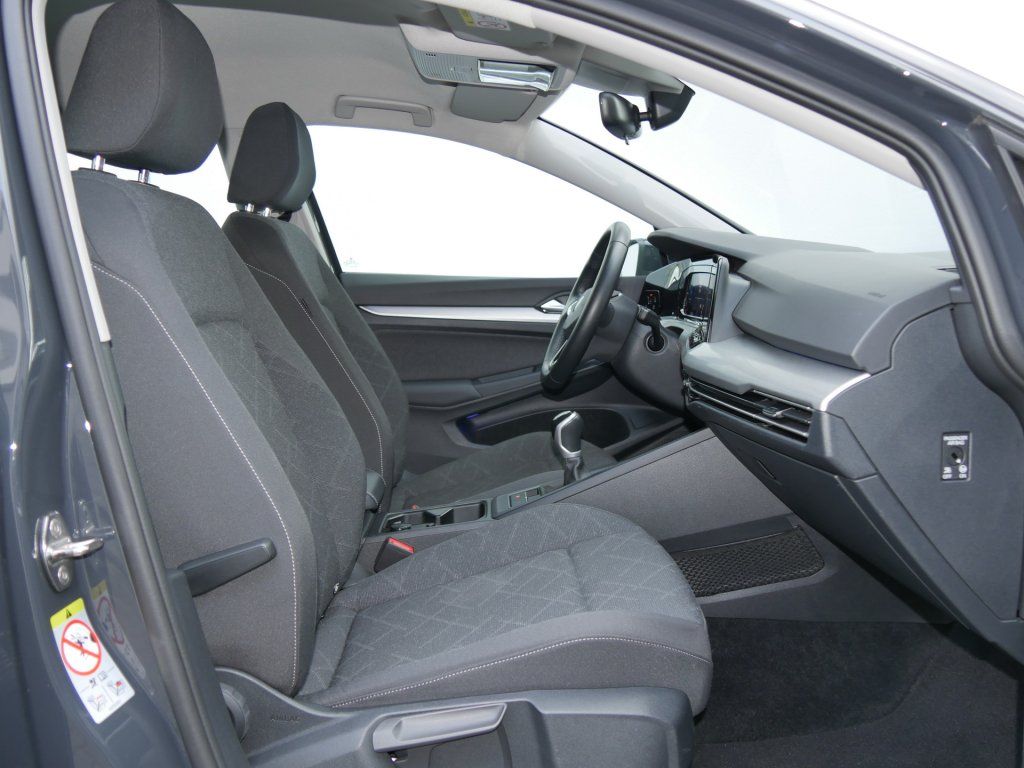 Fahrzeugabbildung Volkswagen Golf Variant 2.0 TDI Life ACC Navi SHZ AppConnec