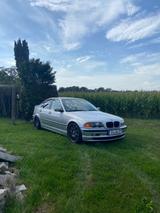 BMW E46 323i  - BMW 323 aus 1998: 323i