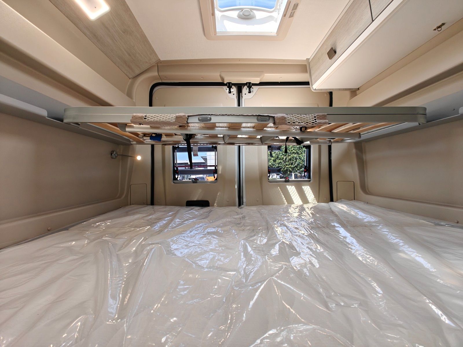 Fahrzeugabbildung Roller Team Livingstone 5 - Doppel-Etagenbett, SAT, TV -