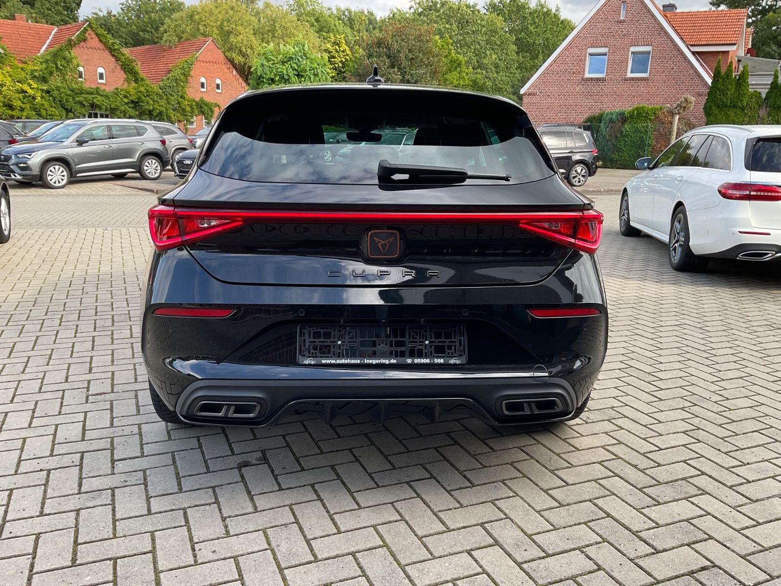 Fahrzeugabbildung CUPRA Leon 1.5 eTSI DSG,Kamera,Navi,VirtualDisplay