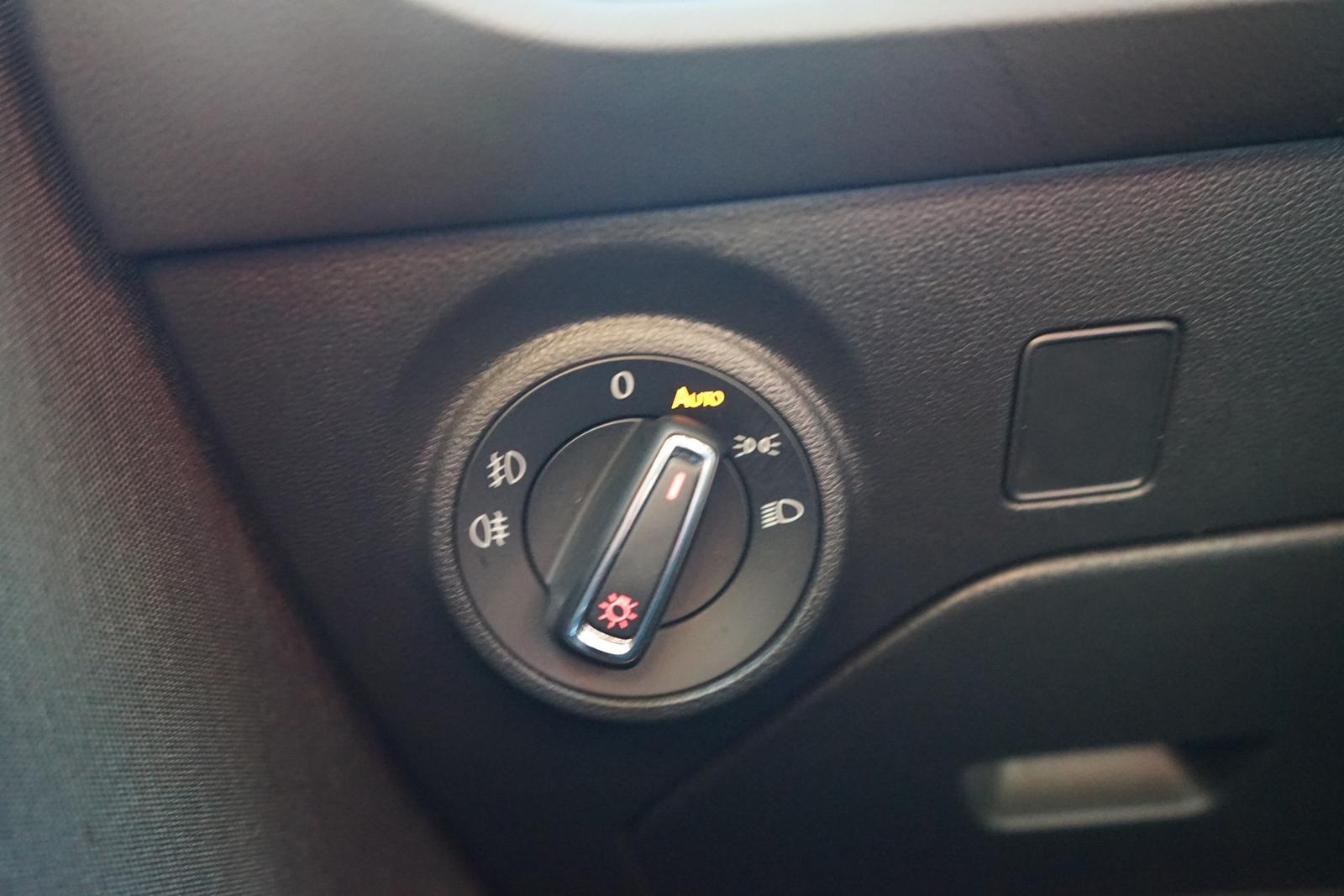 Seat Leon ST 1.8 FR DSG LED Navi AHK Sitzheizung PDC