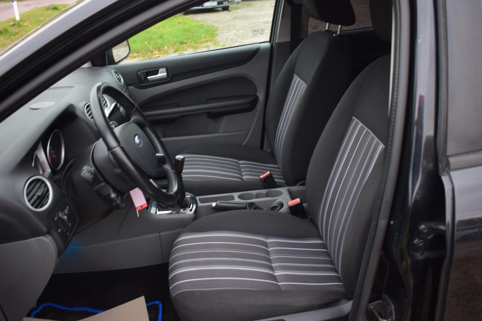 Ford Focus 2009 — photo 9