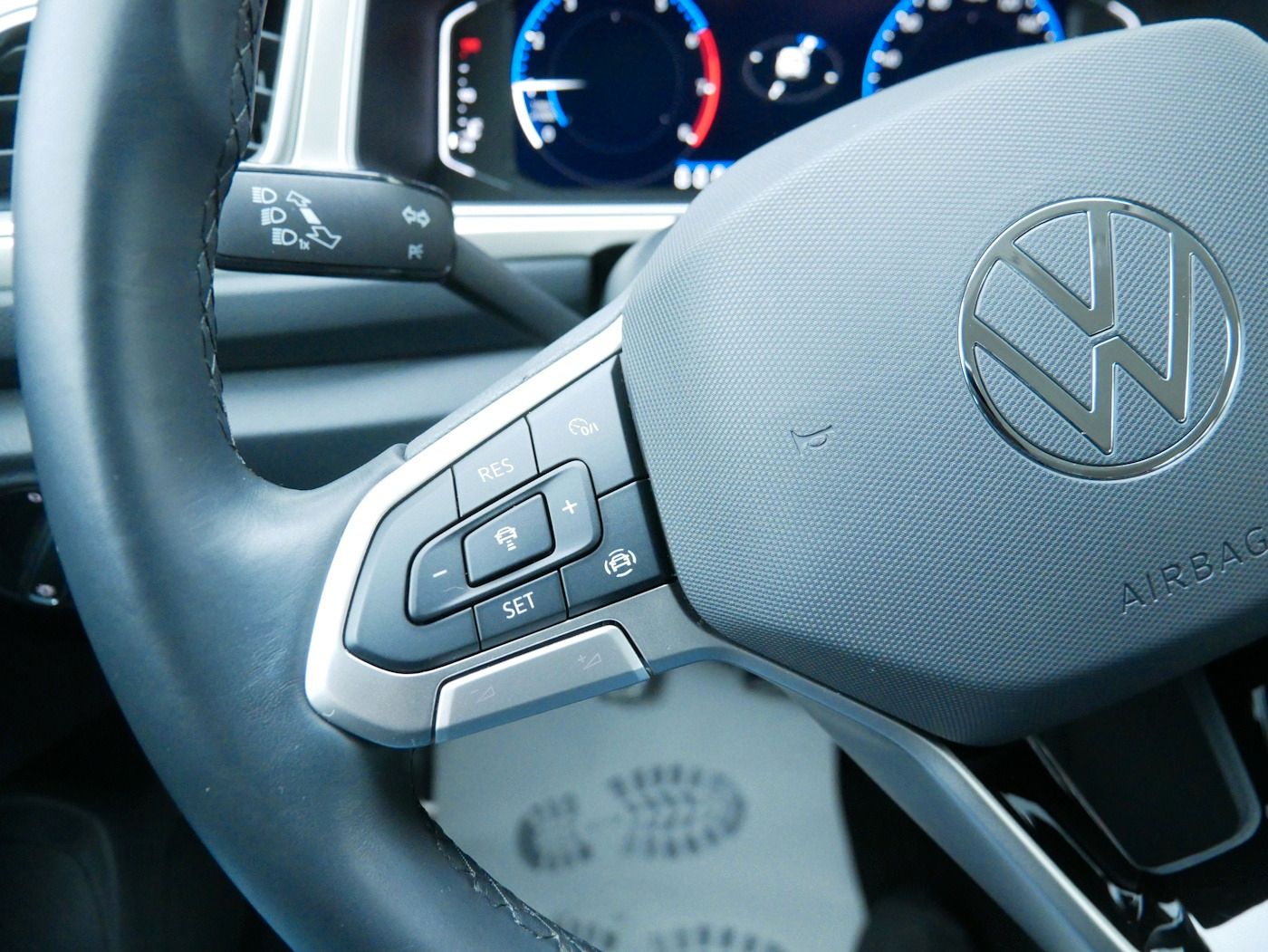 Fahrzeugabbildung Volkswagen T-Roc 1.0 TSI MOVE NEU37T AHK LED Kamera SHZ+LHZ